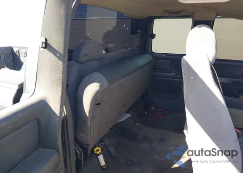 2003 GMC Sierra 1500 Sle z USA, uszkodzony, nr VIN 2GTEC19V431140367